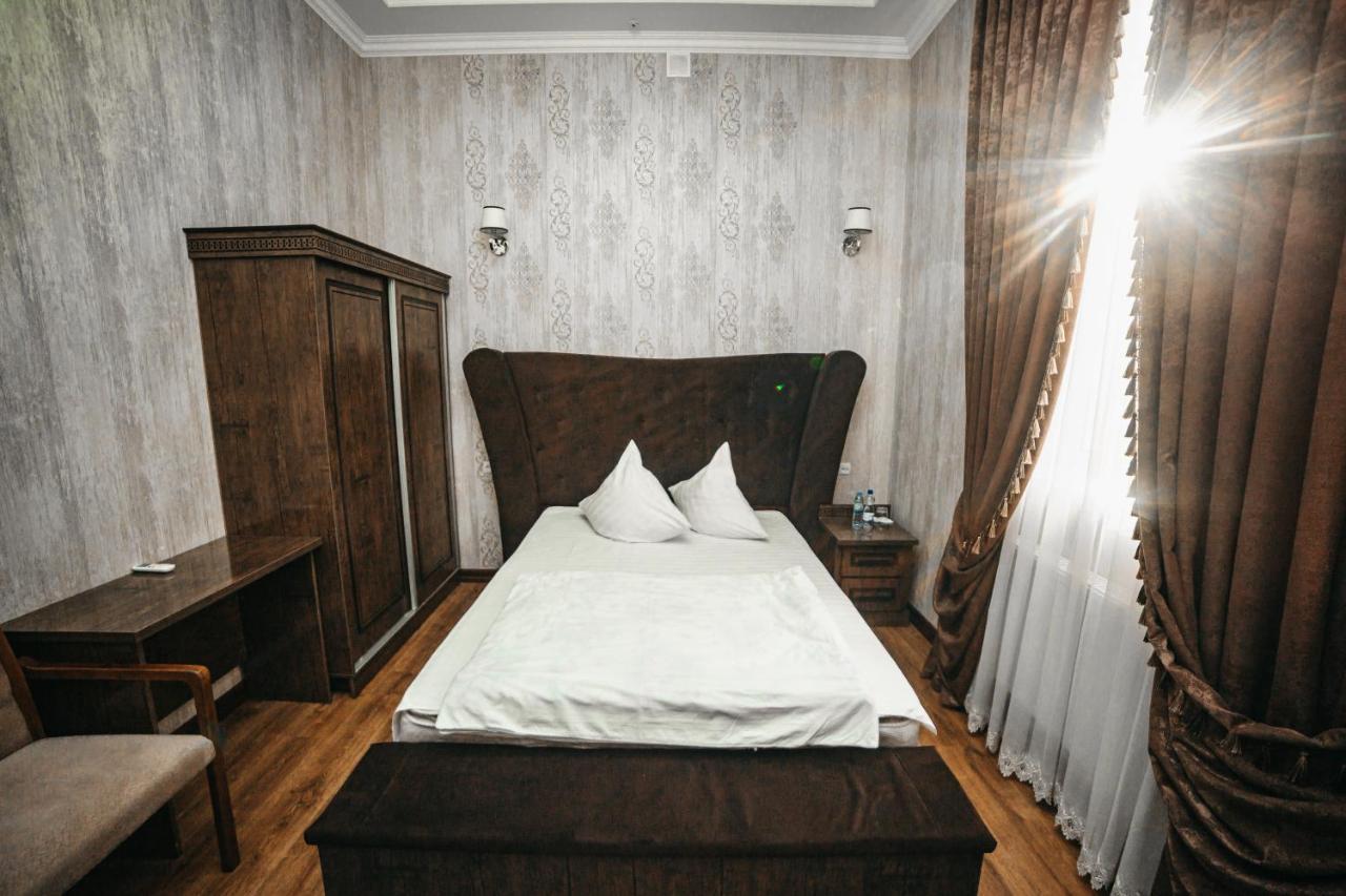 Buyuk Ipak Yo'Li Hotel 나망간 외부 사진