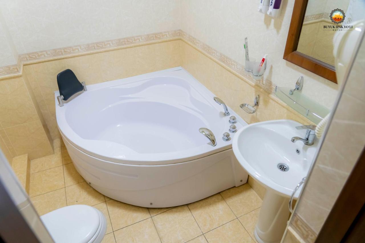 Buyuk Ipak Yo'Li Hotel 나망간 외부 사진